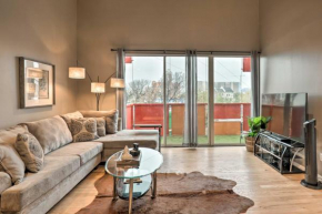 Austin Condo with Balcony Near Airport and I-35!